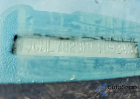 1987 Jeep Cherokee Pioneer из США, поврежденный, VIN 1JCML7823HT109343